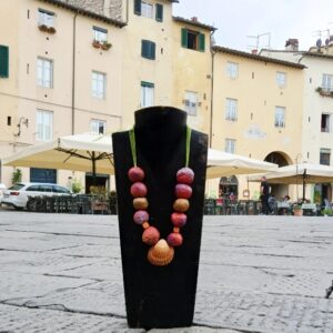 Collana con conchiglia