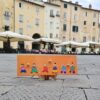 Girotondo di bambini attaccapanni