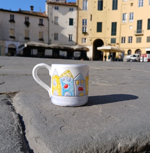 Medium mug anfiteatro by night